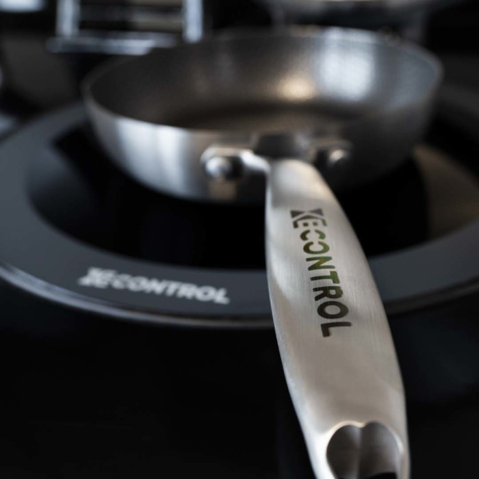 econtrol-pan-on-hob